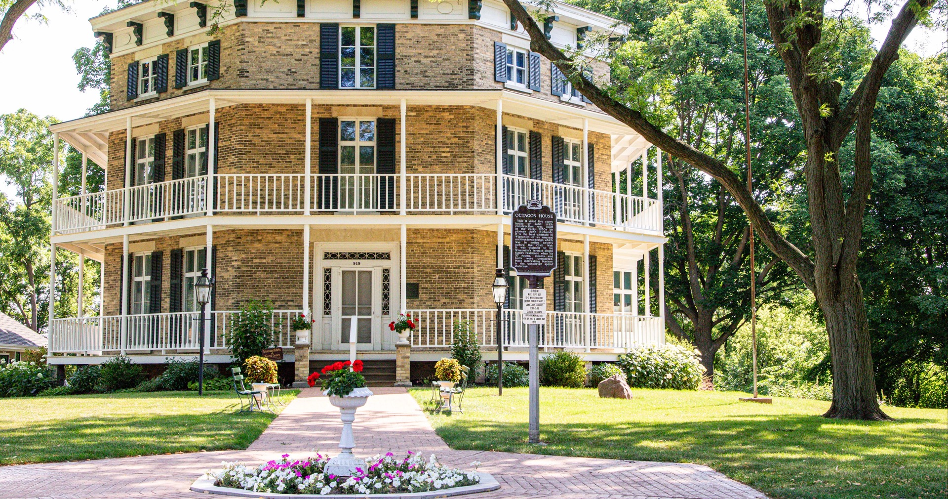 Bookkeeping Services near the Octagon House